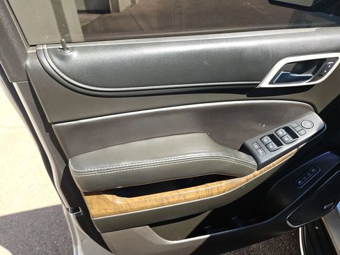 Used 2018 GMC Yukon Denali AWD/4WD image 10