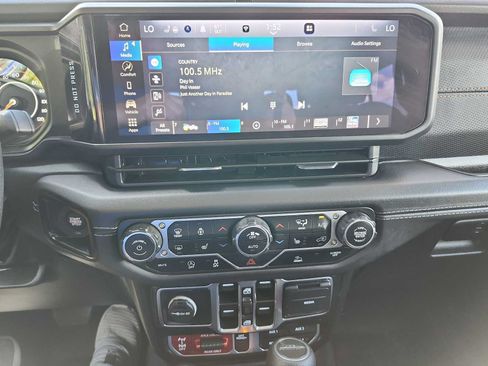 Used 2024 Jeep Gladiator Mojave w/ Convenience Group AWD/4WD image 13