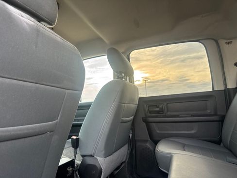 Used 2020 RAM 1500 4x4 Crew Cab Classic image 35