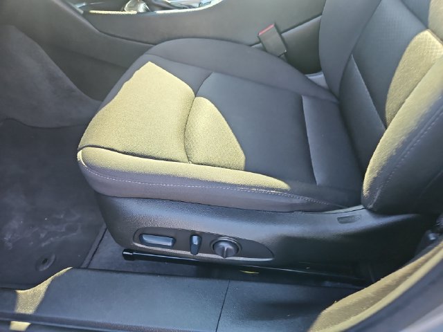 Used 2024 Chevrolet Malibu LT FWD image 14