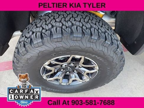 Used 2025 Chevrolet Colorado ZR2 w/ Technology Package image 15