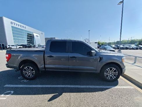 Used 2022 Ford F150 XL w/ STX Appearance Package RWD image 2