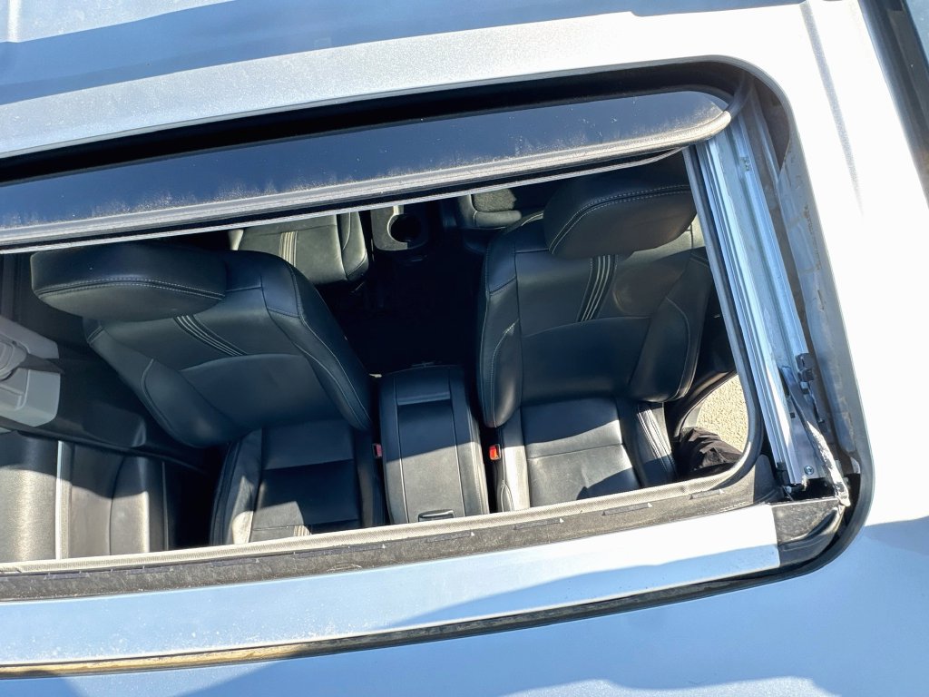 Used 2018 Toyota Highlander SE FWD image 26