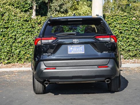 Used 2025 Toyota RAV4 XLE FWD image 5