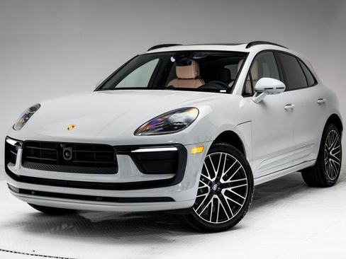 New 2026 Porsche Macan image 1