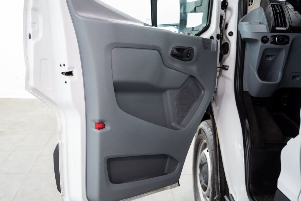 Used 2018 Ford Transit 350 XL RWD image 5