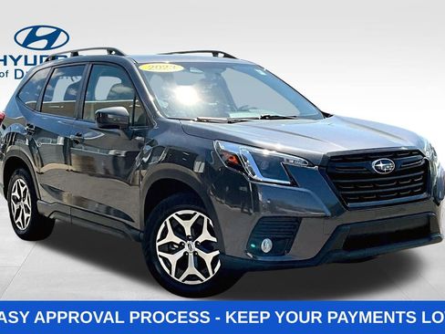 Used 2023 Subaru Forester Premium AWD/4WD image 3