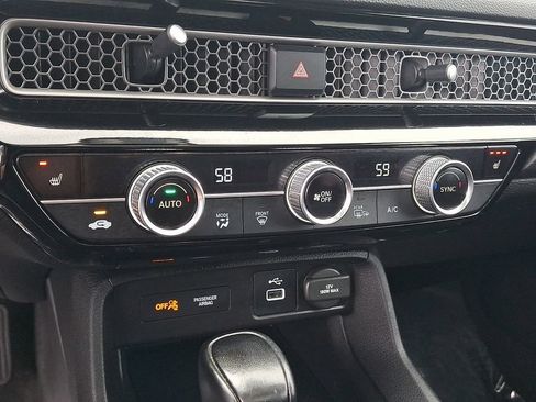 Used 2022 Honda Civic EX image 16