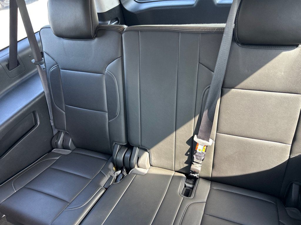 Used 2018 GMC Yukon XL Denali w/ Open Road Package AWD/4WD image 11