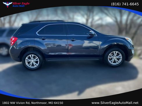 Used 2017 Chevrolet Equinox LT w/ Convenience Package FWD image 3