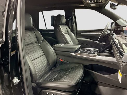 New 2026 Cadillac Escalade V w/ LPO, ONYX Package AWD/4WD image 36