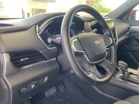 Used 2023 Chevrolet Traverse LT FWD image 10