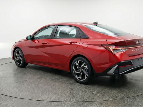 Used 2025 Hyundai Elantra SEL image 6