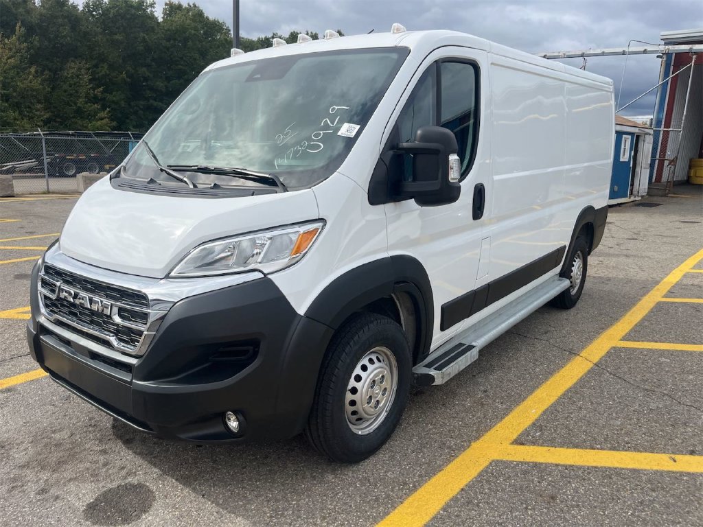 Used 2025 RAM ProMaster 2500 w/ U-Haul Equipment Group FWD image 5