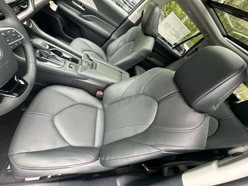 New 2026 Toyota Grand Highlander AWD image 39