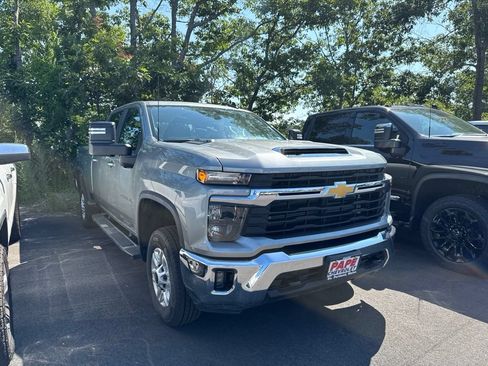 Used 2025 Chevrolet Silverado 2500 LT w/ Convenience Package AWD/4WD image 2