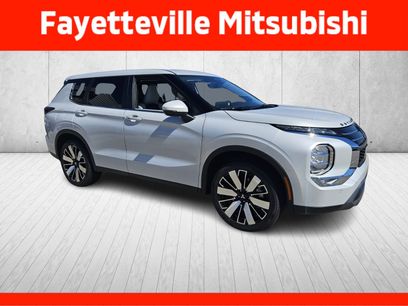New 2025 Mitsubishi Outlander SE