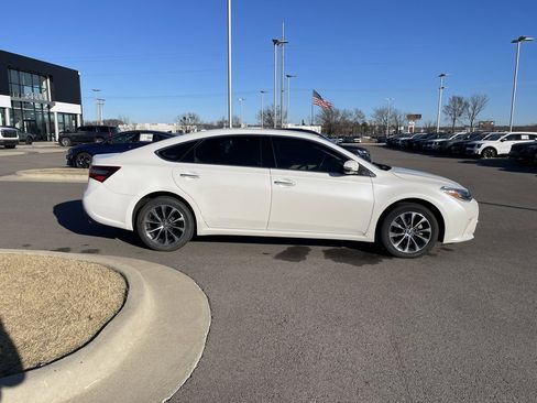 Used 2018 Toyota Avalon XLE image 8