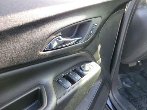 Used 2024 Chevrolet Equinox LT image 18