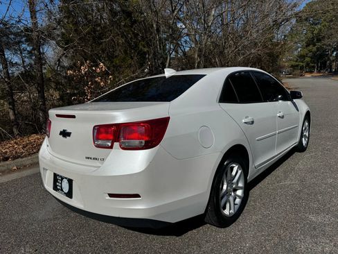 Used 2015 Chevrolet Malibu LT image 3