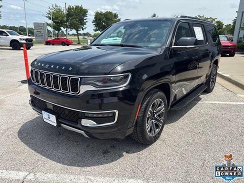 Used 2024 Jeep Wagoneer L Series II w/ Flexible Seating Group AWD/4WD image 12