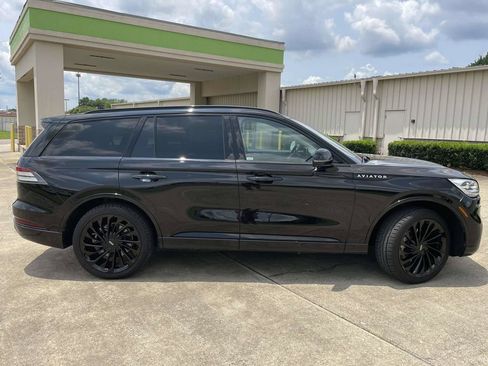 Used 2022 Lincoln Aviator Reserve w/ Equipment Group 201A AWD/4WD image 2