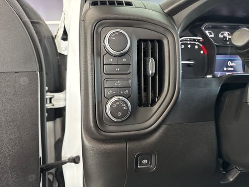 Used 2022 GMC Sierra 2500 Pro w/ Gooseneck/5TH Wheel Package image 17