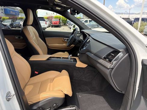 Used 2024 Volvo XC90 B6 Ultimate AWD/4WD image 17