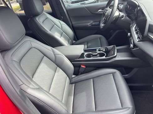 New 2026 Chevrolet Equinox LT w/ Convenience Package II AWD/4WD image 24