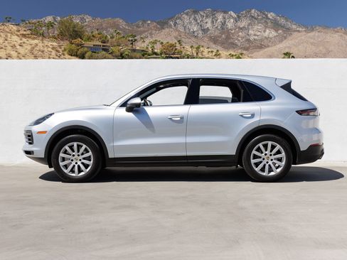 Certified 2019 Porsche Cayenne S AWD/4WD image 2