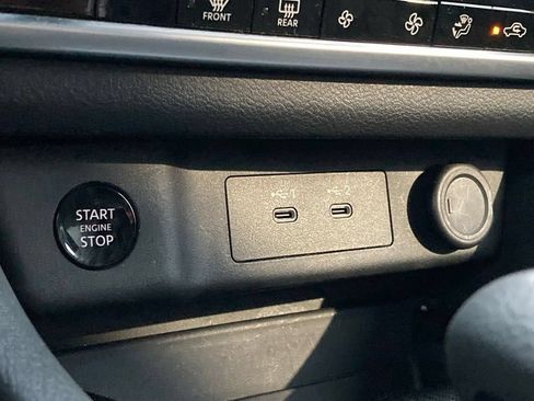 Used 2025 Nissan Rogue SV FWD image 24