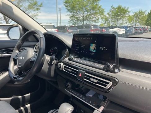Certified 2023 Kia Seltos SX w/ SX Sunroof Package AWD/4WD image 40