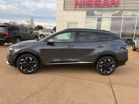 Used 2023 Kia Sportage SX image 2