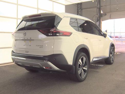 Used 2023 Nissan Rogue Platinum AWD/4WD image 2