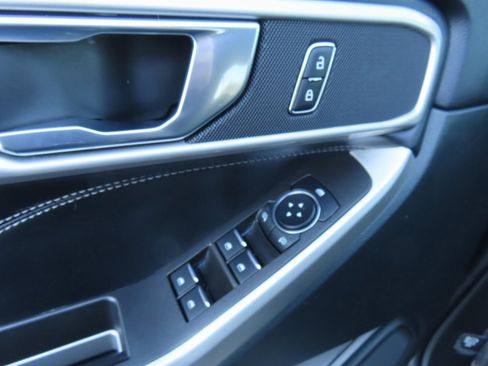 Certified 2024 Ford Explorer XLT image 12