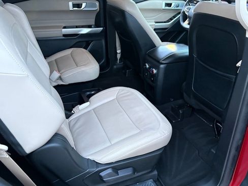 Used 2020 Ford Explorer Limited image 38
