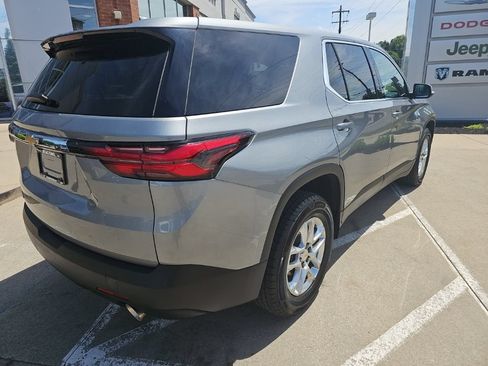 Used 2023 Chevrolet Traverse LS FWD image 12