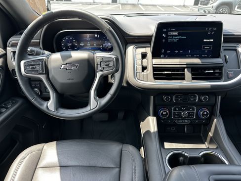 Used 2023 Chevrolet Tahoe Z71 w/ Luxury Package AWD/4WD image 17