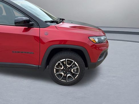 Used 2025 Jeep Compass Trailhawk AWD/4WD image 22