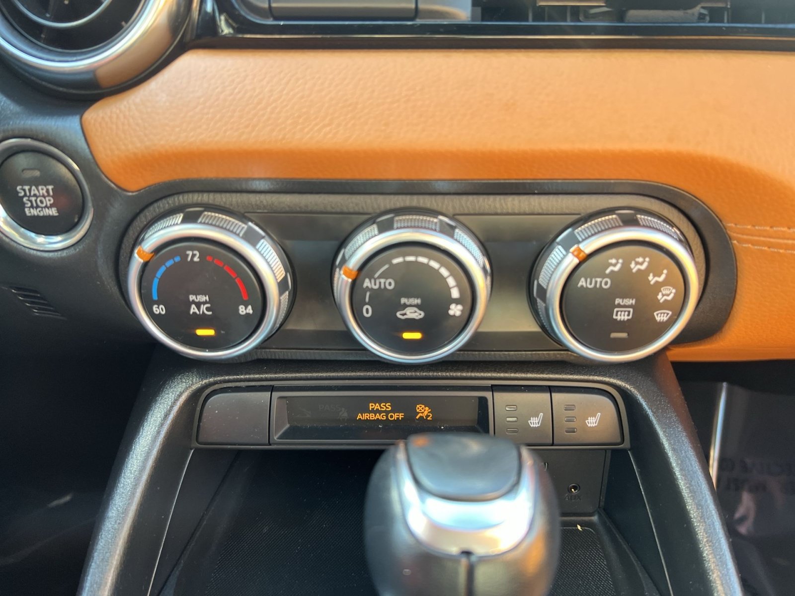 Used 2019 FIAT 124 Spider Lusso w/ Navigation & Sound Group RWD image 20