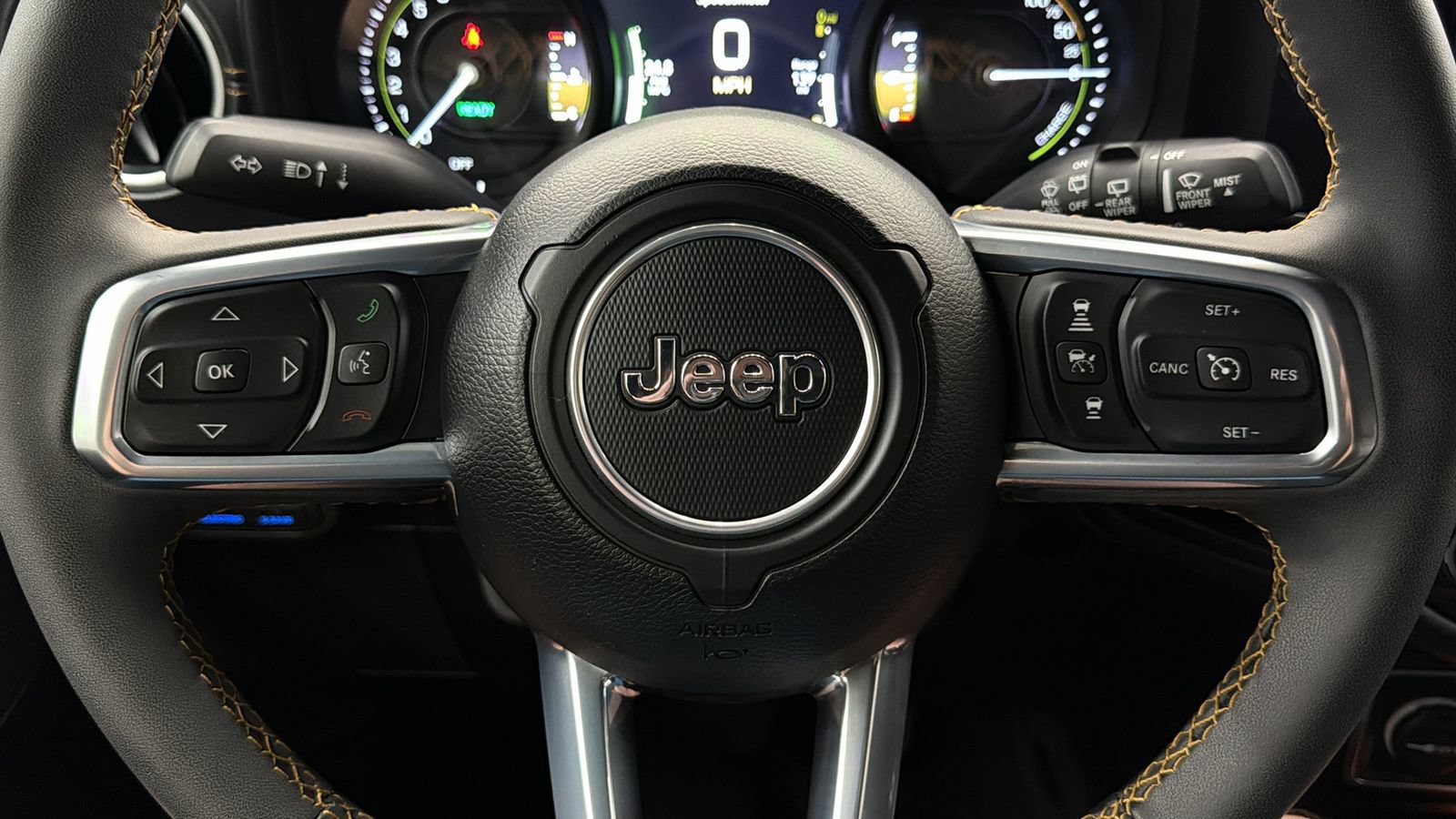 Used 2024 Jeep Wrangler Unlimited Sahara w/ Technology Group AWD/4WD image 28