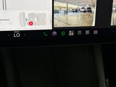 Used 2023 Tesla Model Y Long Range AWD/4WD image 22