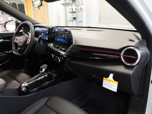 New 2026 Chevrolet Trax RS w/ Sunroof Package FWD image 34