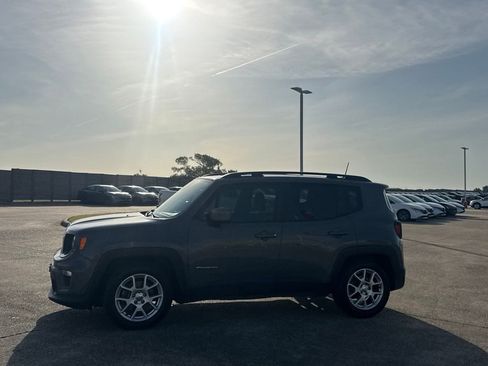 Used 2020 Jeep Renegade Latitude FWD image 13