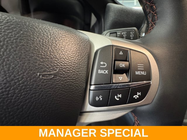 Used 2025 Ford Explorer Active AWD/4WD image 18