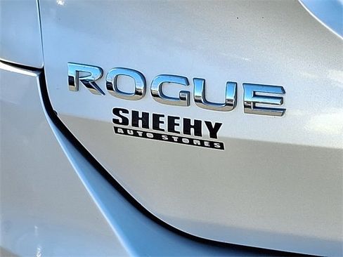 Used 2014 Nissan Rogue SL image 32