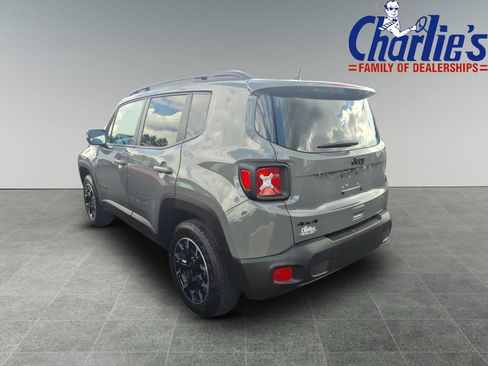 Used 2023 Jeep Renegade Latitude AWD/4WD image 5