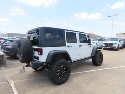 Used 2014 Jeep Wrangler Unlimited Sport w/ Quick Order Package 24S AWD/4WD image 9