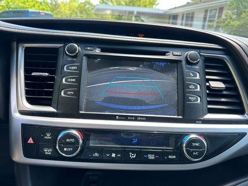 Used 2018 Toyota Highlander Plus w/ Protection Package #3 AWD/4WD image 26