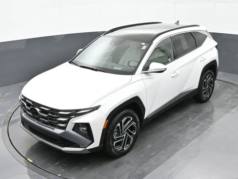 Certified 2025 Hyundai Tucson Limited image 32